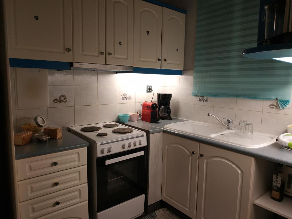 Cozy Apartment Near Metro Station Agia Marina Athènes Extérieur photo