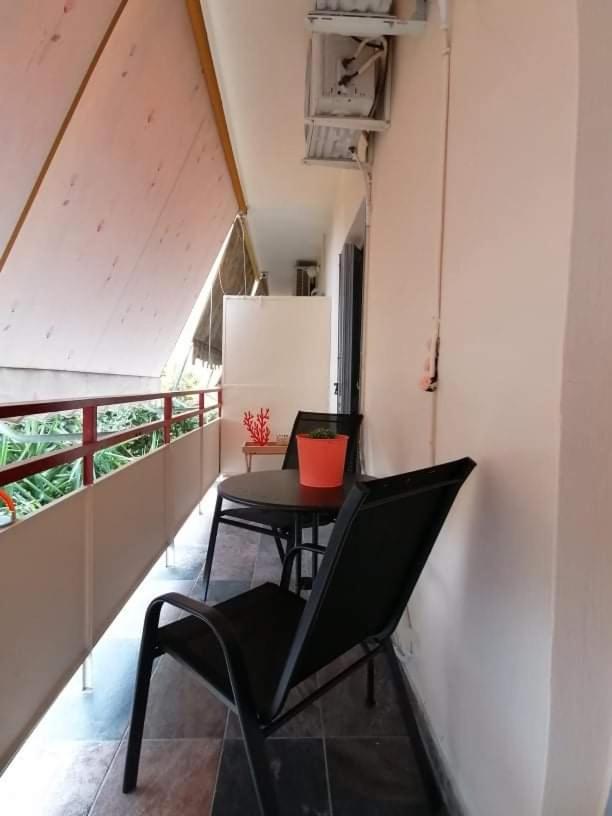 Cozy Apartment Near Metro Station Agia Marina Athènes Extérieur photo