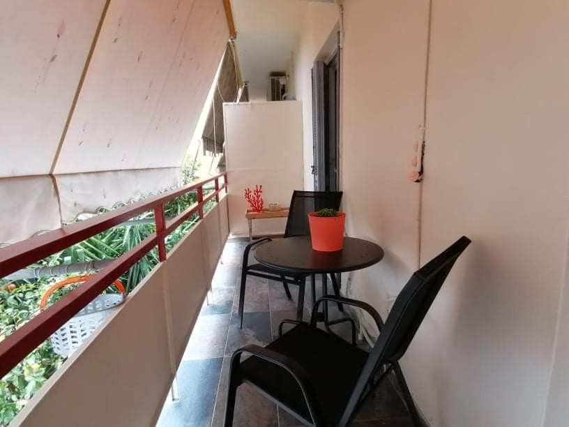 Cozy Apartment Near Metro Station Agia Marina Athènes Extérieur photo