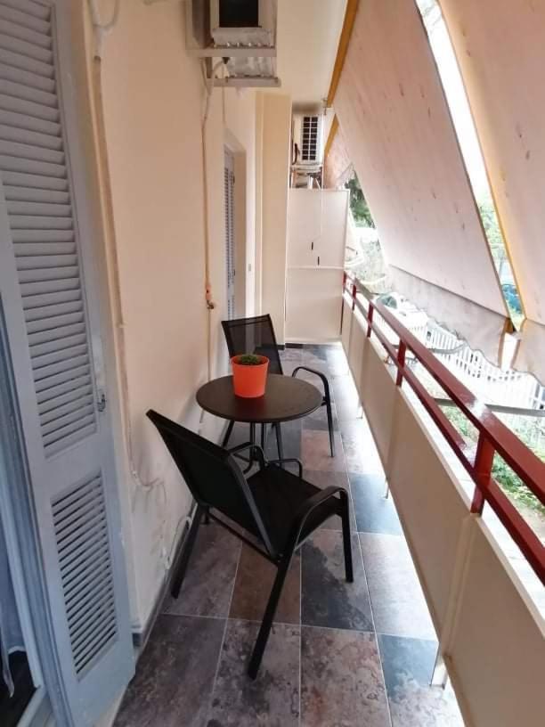 Cozy Apartment Near Metro Station Agia Marina Athènes Extérieur photo
